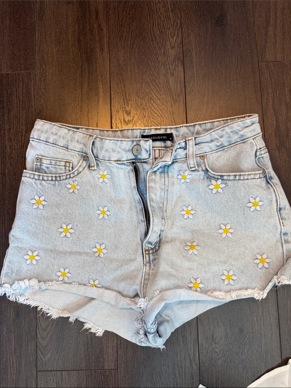Trendyol Light Wash Daisy Denim Shorts